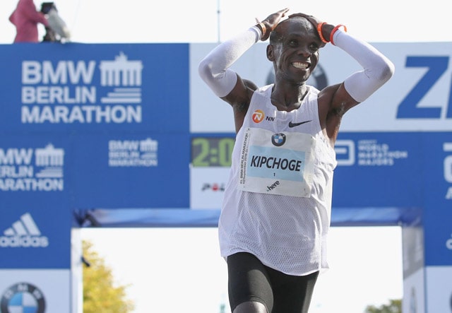 Какую дистанцию и за сколько пробегают современные марафонцы?